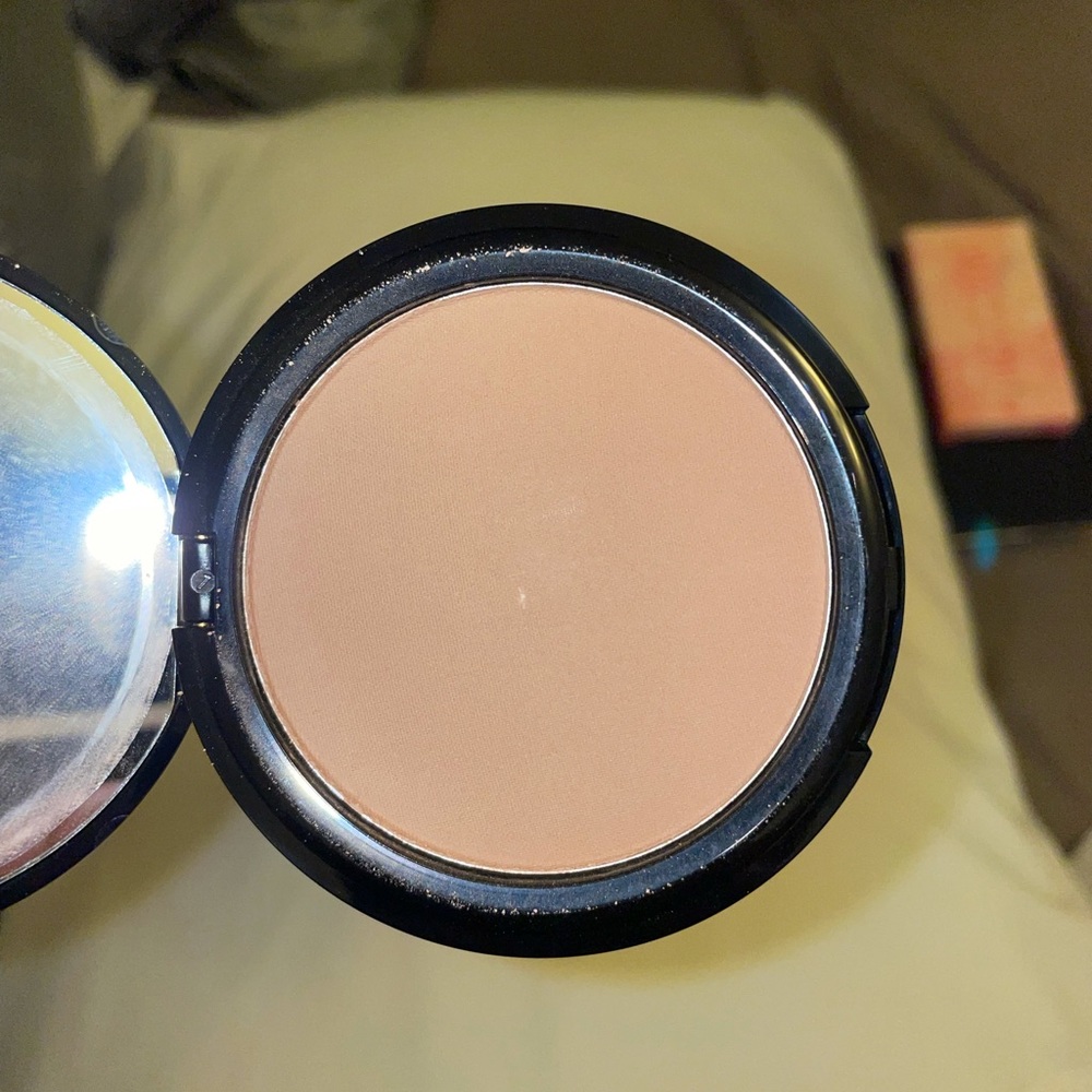 Bronzer - Picture 2 of 3